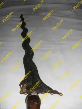 KERIS SENGKELAT KINATAH EMAS