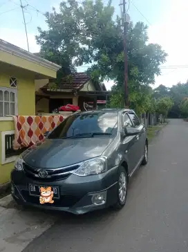 Toyota Etios Valco 1,2 G, Pakaian Probadi, no minus siap pakai