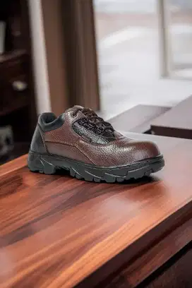 Produsen sepatu kerja lapangan Sidoarjo