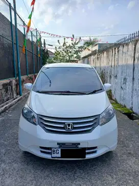 honda freed matic 2010