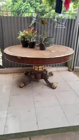 Meja jati berat