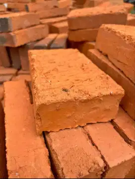 Menjual bahan material bangunan
