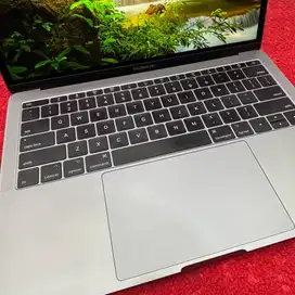 MacBook Pro 13 inch Retina 2017 Non Touchbar 8/128GB
