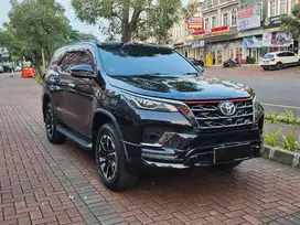[Garansi 1th!!] Toyota Fortuner 2.4 VRZ 4x2 TRD NIK 2020! Hitam Solar