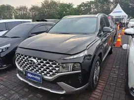 KM Rendah TDP 19JT -  Hyundai Santa Fe 2.5 6AT Signature Bensin-AT