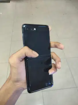 Samsung Z flip ram 8/256 resmi sein