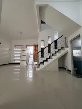 Dijual Rumah Lebak Indah Bagus Terenovasi dekat Kenjeran
