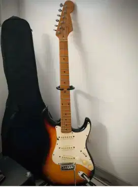 Gitar Fender Stratocaster Custom Warna Sunburst