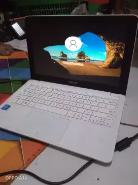 jual leptop mrek Asus  amd siap pake