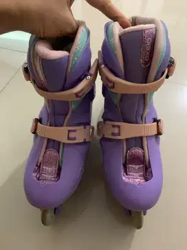 Sepatu roda merk Oxelo