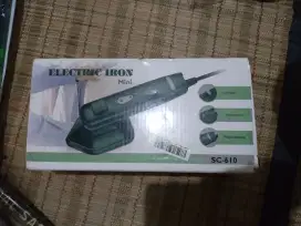 Setrika uap, bagus untuk baju berbahan sangat halus.