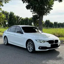 ( HARGA CASH ! PAJAK PJG ) BMW F30 320i 2017 Sport