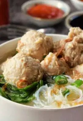 CREW  DAPUR BAKSO BAKMI HALAL