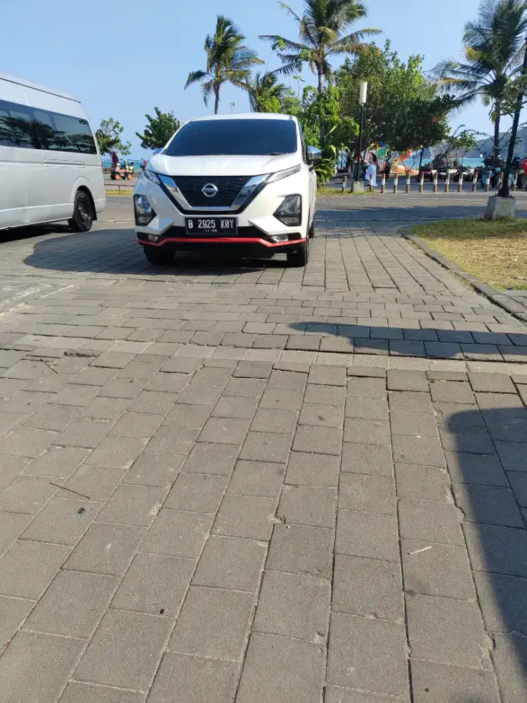 nissan livina VL limited 2019 akhir..pakai 2020