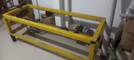 Rangka bawah mesin CNC sudah ada ball screw dan railing