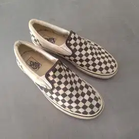 Sepatu vans slip on checkerboard black white size 43