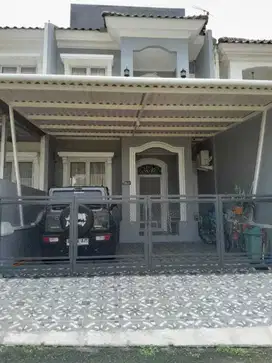 Dijual rumah 3 lantai di Citra Gran Cibubur