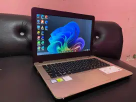 jaual beli laptop bekas macbook bekas matot /tt semua merek