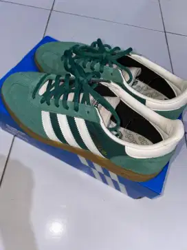 adidas spezial di jual aja lagi bu soalnya buat keperluan lain nyaaaaa