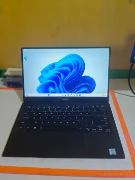 Laptop Dell Layar sentuh