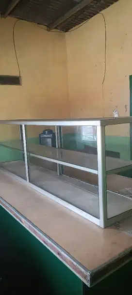 Etalase warteg  masih bagus
