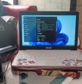 asus E203NAH sangat mulus