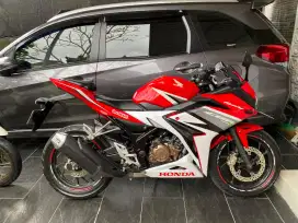 Honda CBR 150R mulus istimewa milik pribadi plat DK gianyar