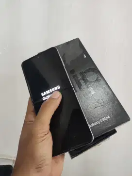 Samsung z flip 4 8/512