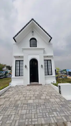 RUMAH 1.5LT TYPE DIANA DI MANSION NINE, LAKARSANTRI - SURABAYA