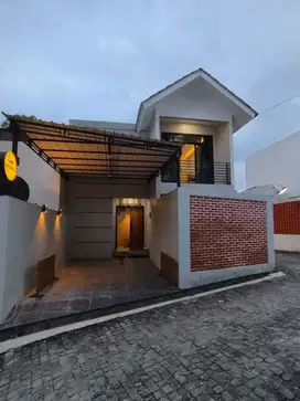 RUMAH VILLA DI JL PALAGAN DONOKERTO SLEMAN