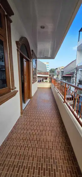 DIJUAL RUMAH 2LT DI CIDENG DENGAN LB.144m2 HADAP UTARA HARGA NEGO