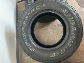 Bridgestone dueler AT R16 kondisi 98%