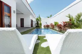 VILLA FOR RENT LUAS 10 ARE LOKASI PADONAN CANGGU