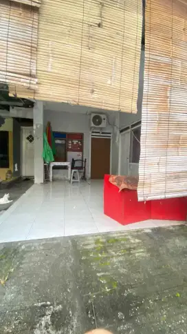 rumah tengah kota