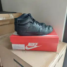 Preloved Sepatu NIKE Court Vision Mid Black size 42.5 ORIGINAL