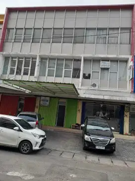 Disewakan RUKO 2 Lantai di Taman Surya 5