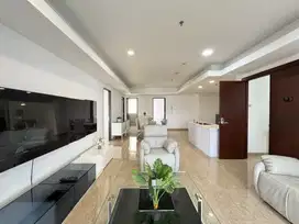 Apartemen royale springhill 3 bedroom 196 meter pool view