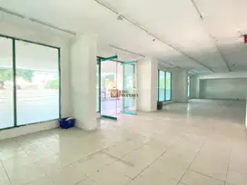 Peluang Emas! Kios Usaha di Apartemen Riverside Area Ramai Lalu Lalang