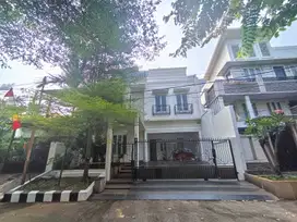 Dijual Rumah LUX 2 Lantai Di Pulo Permatasari,Bekasi Selatan.