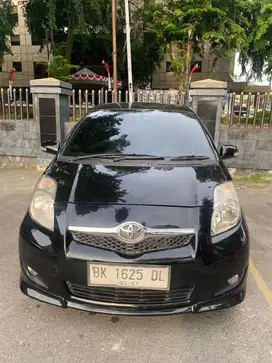 Yaris 2011 s limited matic