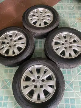 Velg dan Ban bekas Innova 2013