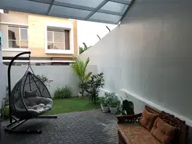 Rumah Full Furnished Terawat di Sayap Setraduta