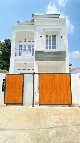 RUMAH 2LT SIAPHUNI CUMA 800JTAAN,DI ALUN2 DEPOK