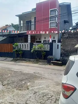 Rumah megah Pinggir jalan Caman