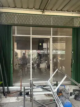 Pintu kaca 1 set +pintu kaca