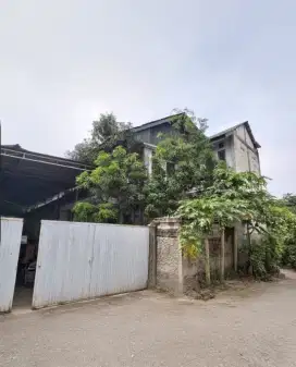 Gudang bekas workshop siap pakai di Pangkalan 2, sumur batu