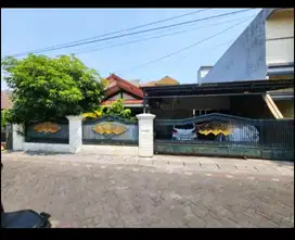 Dijual Cepat Rumah klasik Tenggilis Surabaya