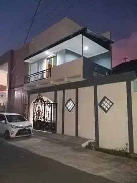 Rumah belakang hotel Alana strategis