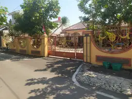 Rumah Bagus Plus Semi Furniture Ada Kolam Renang di Karanganyar