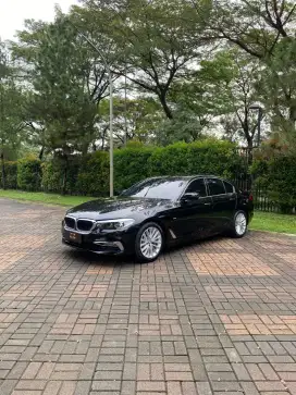 BMW 530i Luxury 2019